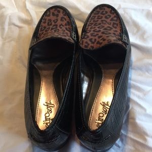 Eurosoft by Sofft Black croc look loafer w/ print